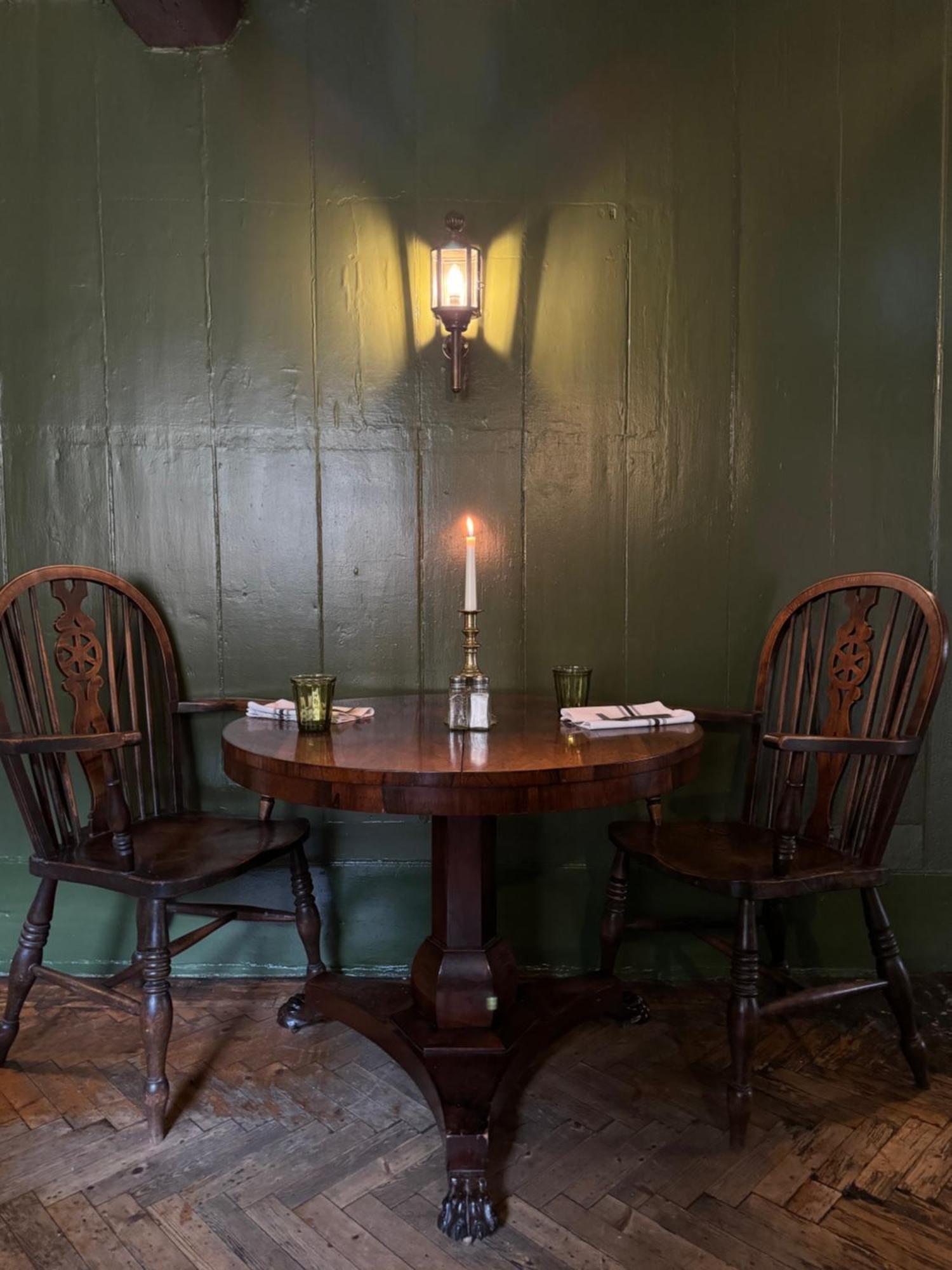Neeld Arms Hotel Grittleton Екстериор снимка